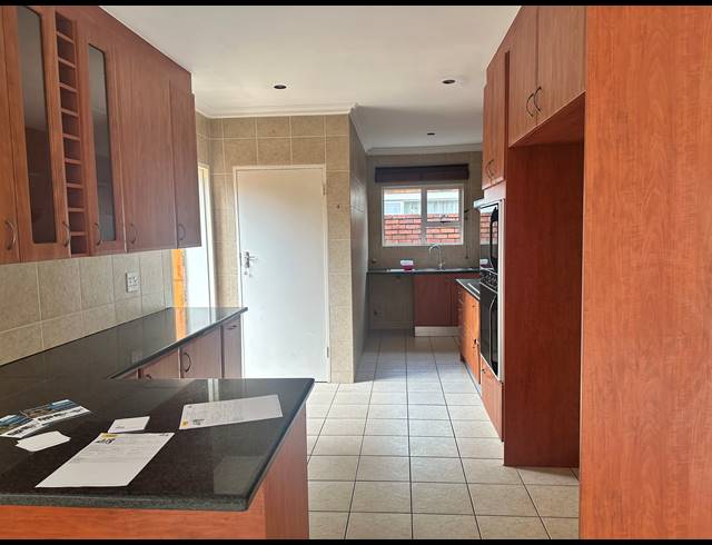 3 BEDROOM TOWNHOUSE FOR SALE IN NEW REDRUTH